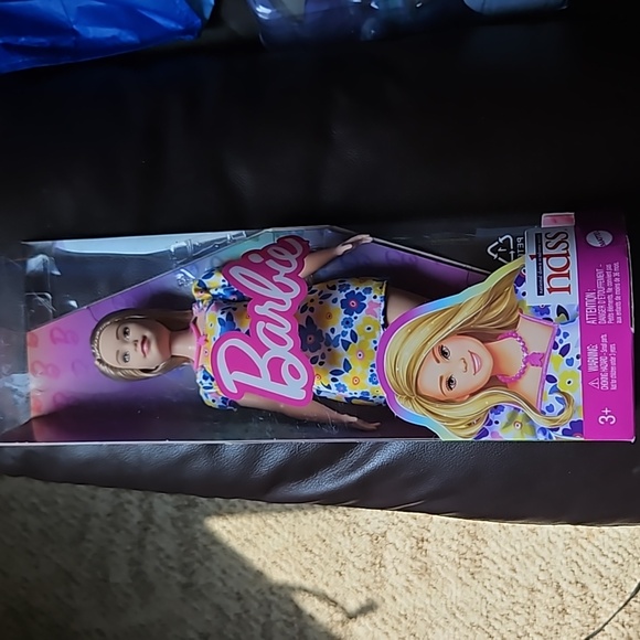 Barbie - Picture 1 of 4